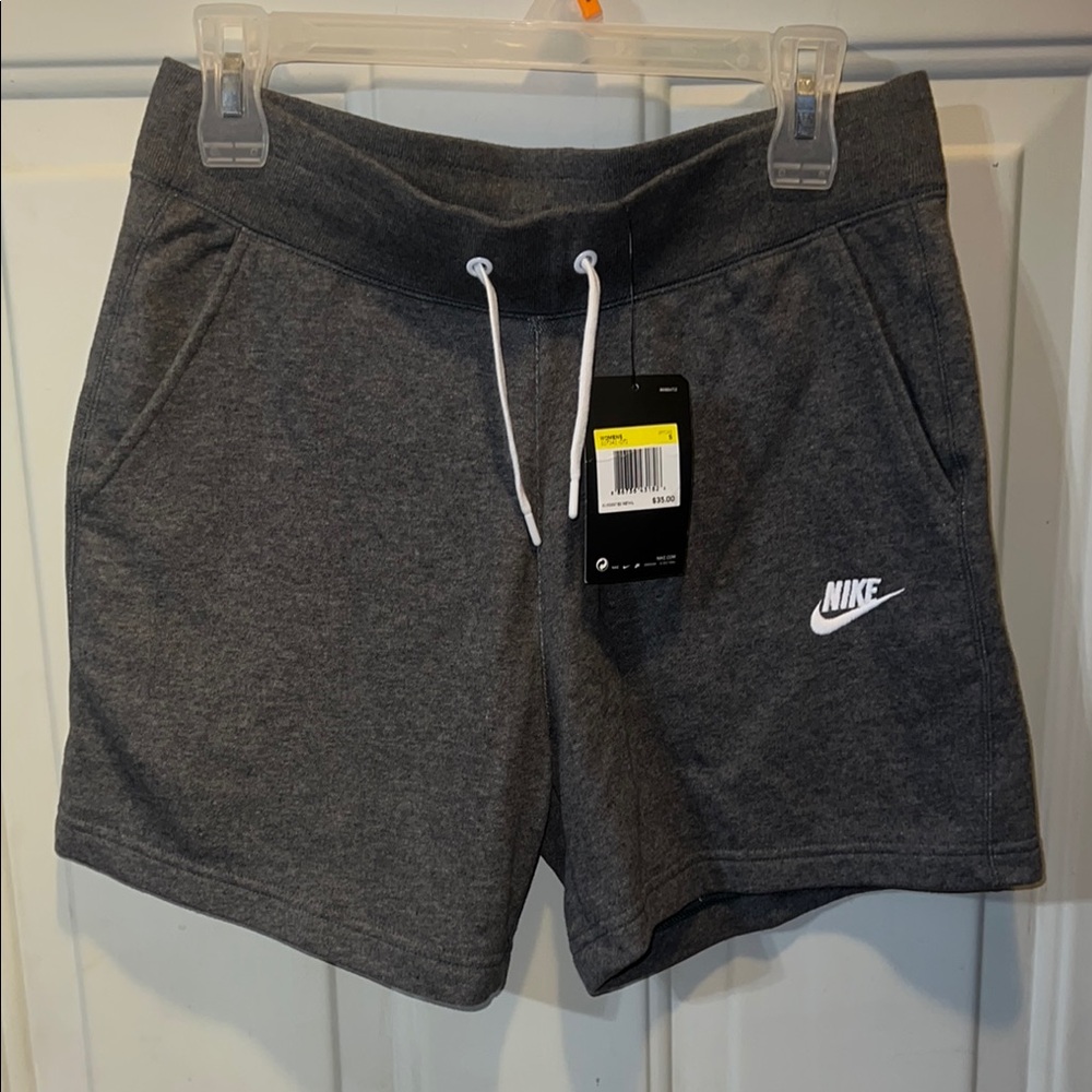 NWT Nike gray, comfy athletic shorts, sz small